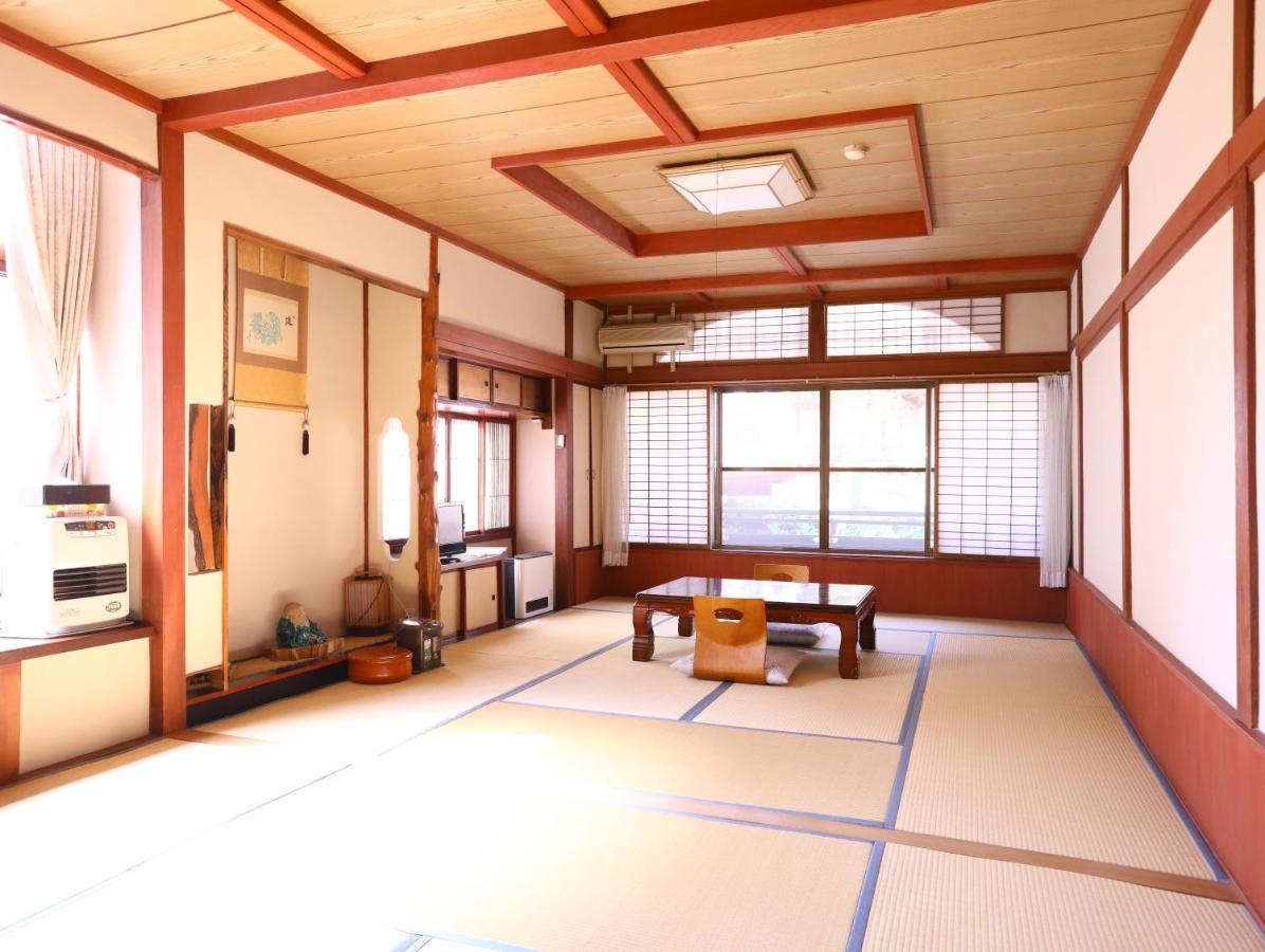 Ikariya Ryokan Yamanouchi  Bagian luar foto