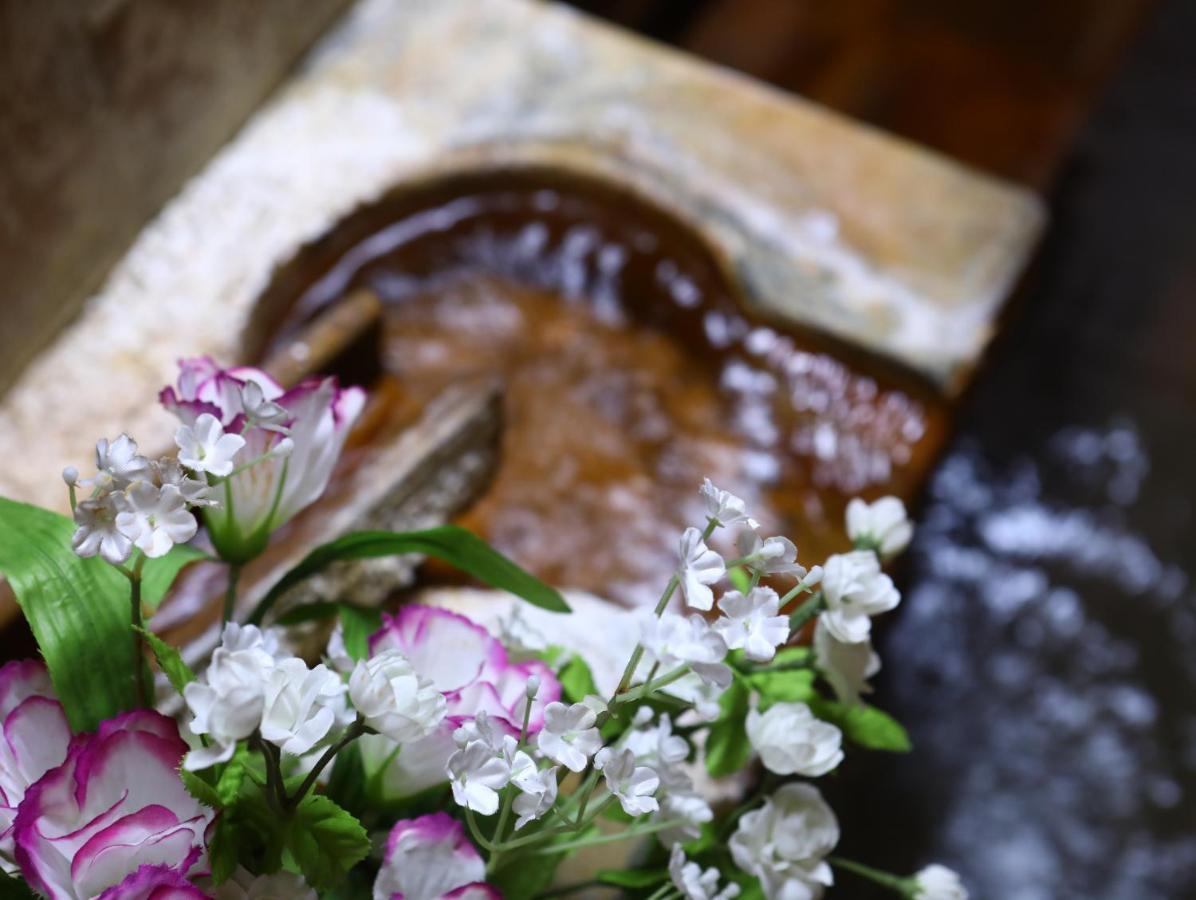 Ikariya Ryokan Yamanouchi  Bagian luar foto